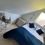 Nad Jeziorem Nyaraló